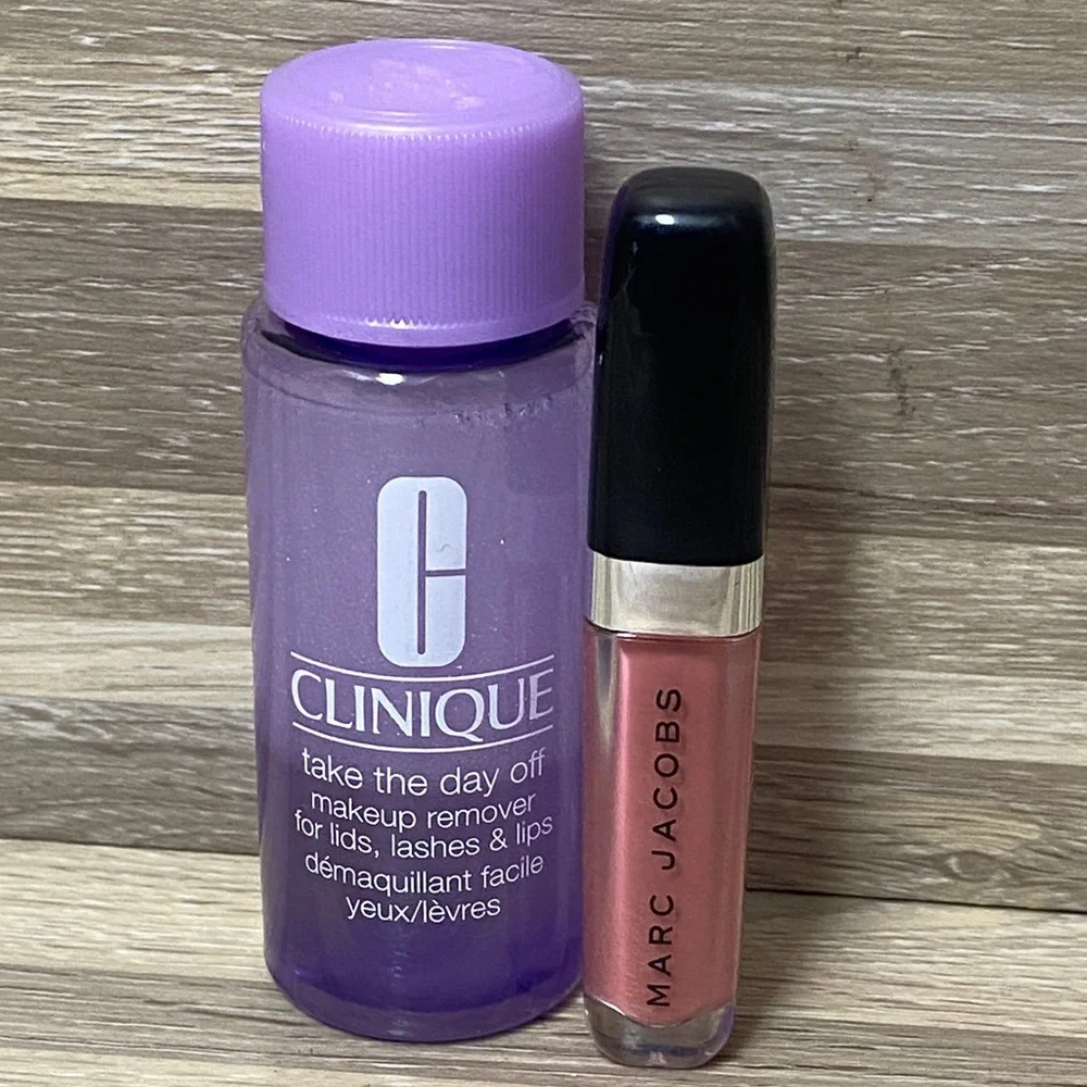 Clinique Makeup Remover and Marc Jacobs Lip Gloss 382 sugar high